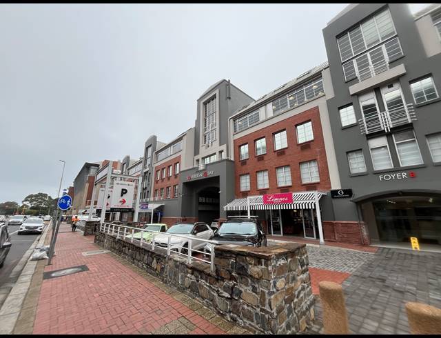 170M² BUSINESS TO LET IN GREEN POINT